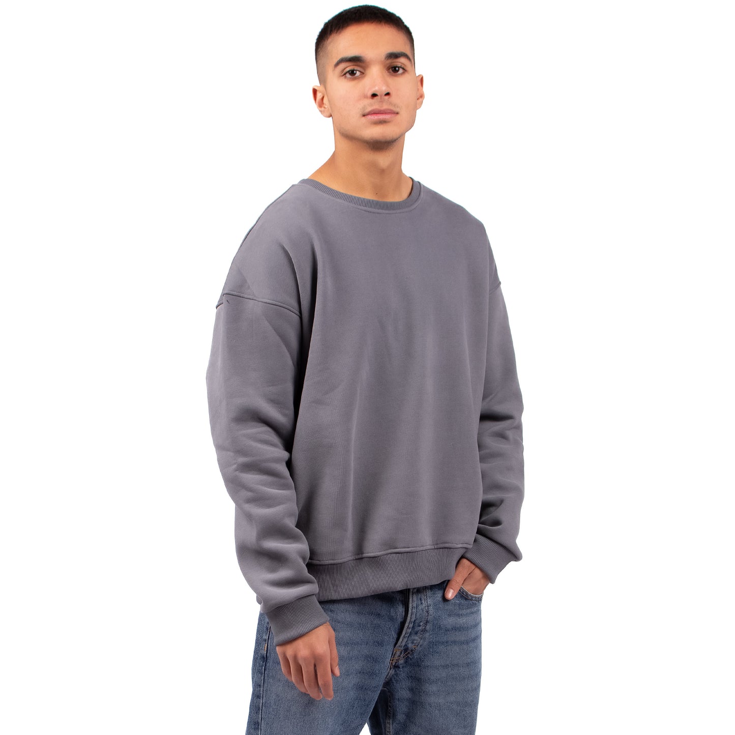 GREY CREWNECK