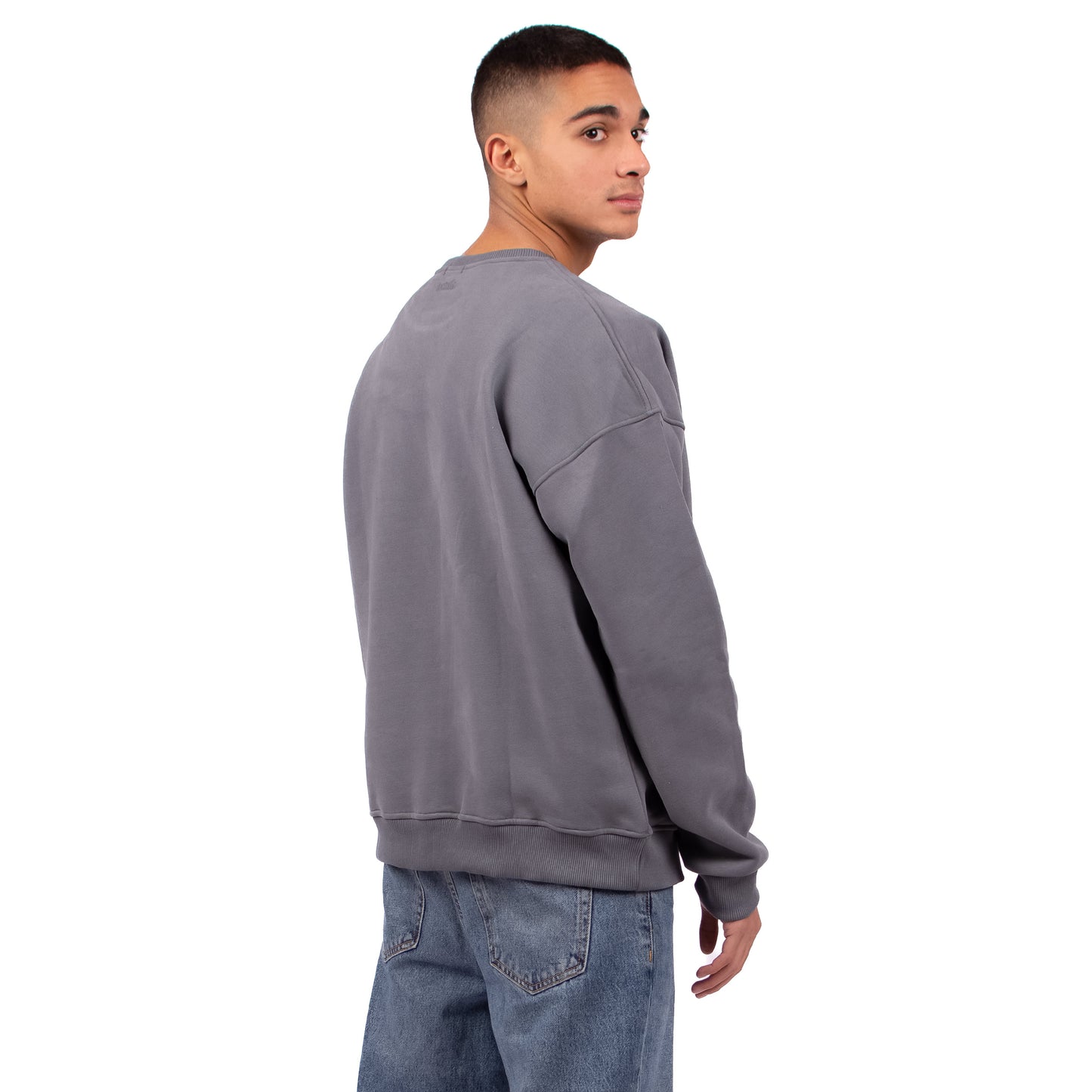 GREY CREWNECK