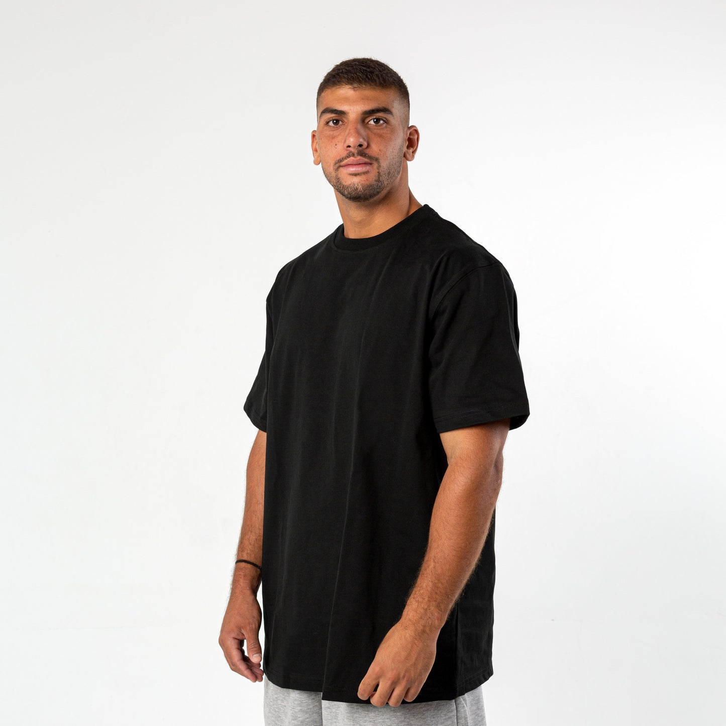 BLACK OVERSIZED T