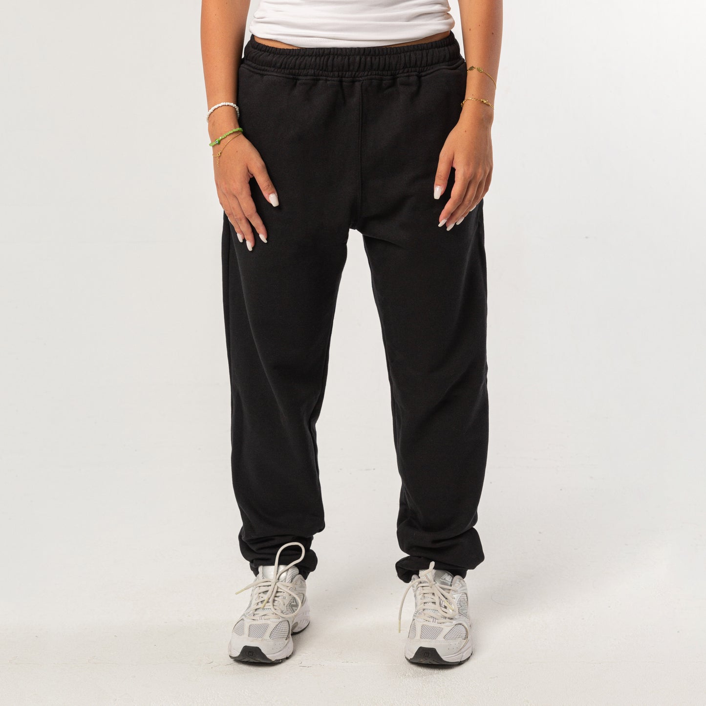 BLACK SWEATPANTS